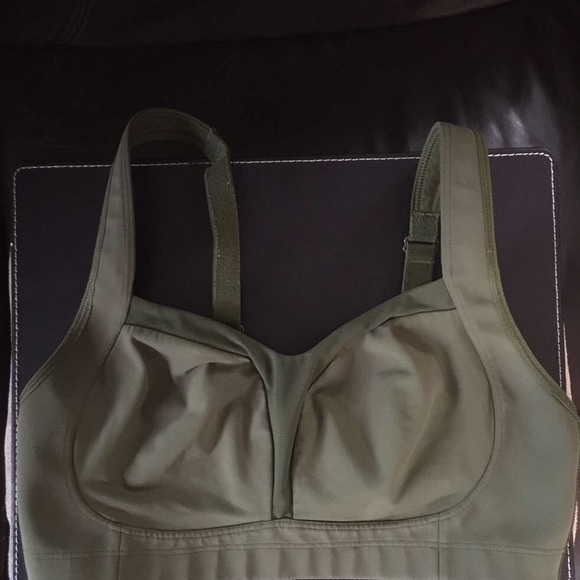 Lululemon sports bra - Picture 2 of 3